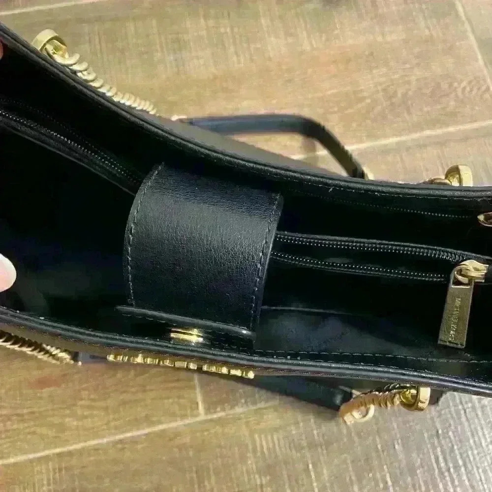 MICHAEL KORS M. Kors Black Gold Chain Purse -‎ Like New - Picture 3 of 6
